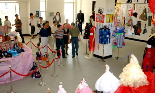 江西服装职业技术学院:展服设师生风采 秀服设