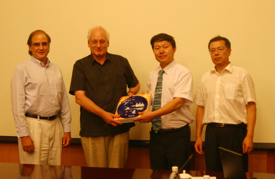 美国罗德岛大学海洋研究生院院长一行访问中国