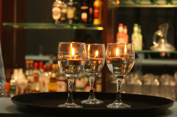 紫荆国际酒店管理学院学生可以泡酒吧-紫荆