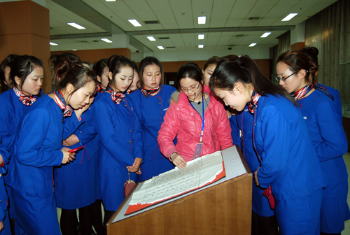 <em>西安培华</em>学院<em>女子</em>学院师生赴陕师大妇女文化博