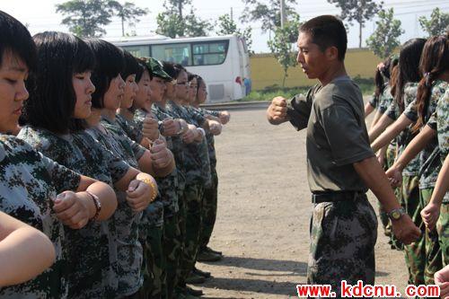 首都师范大学科德学院:充实军训生活 开展丰富