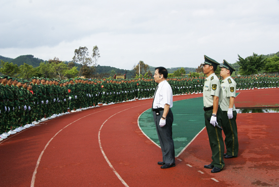 华南理工大学广州学院2011级学生军训阅兵暨