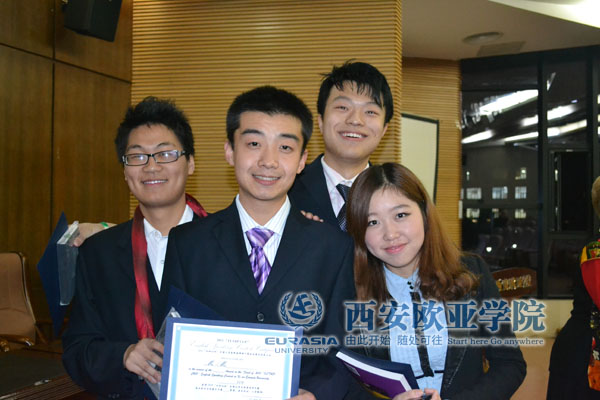 西安欧亚学院学生在2011年全国英语演讲大赛