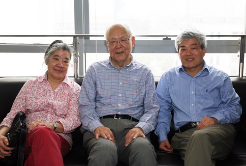 首任常务副校长、利物浦大学原副校长方大庆教