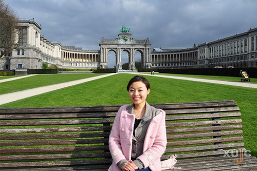 <em>厦门大学嘉庚学院</em>女生在英展现实力 专业第一