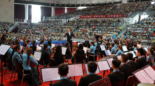 拥抱海洋追求梦想:中国海洋大学2013级学生开