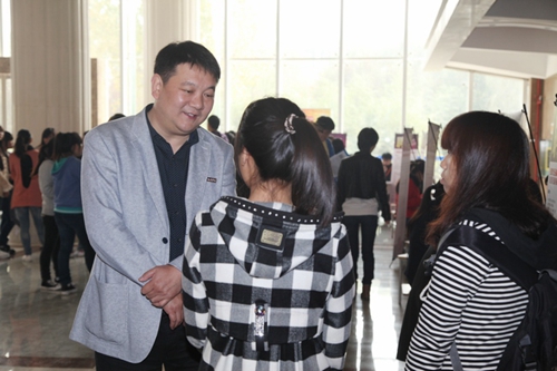 阿里巴巴等多家外贸公司在西安翻译学院举办专