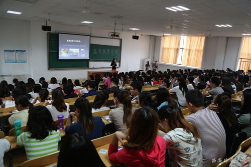 西安校园招聘会_西安培华学院第四场秋季大型校园招聘会举行(2)