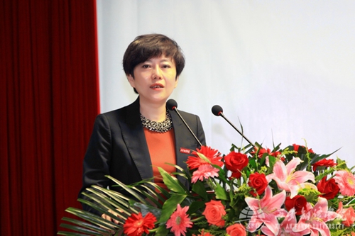 老总和翻译_转录和翻译图解