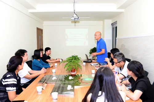 技大学高新学院与新加坡品格蒙特梭利幼儿园共