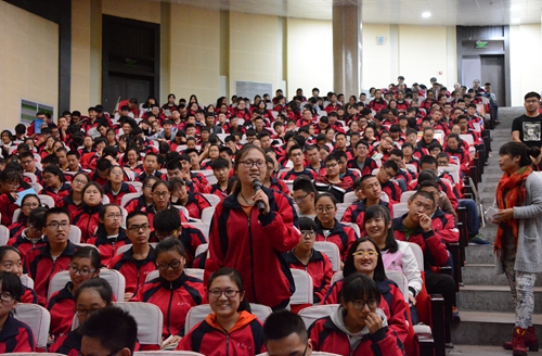 树品牌信院 为考生服务--阳光高考服务行之走进