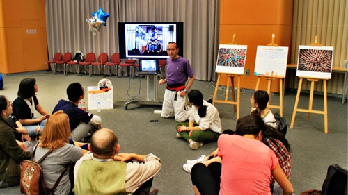 走进西交利物浦大学图书馆 借阅真人图书_华禹教育网_马博士教育网