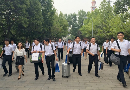 西安翻译学院拓宽服务领域 承办企业人才培训