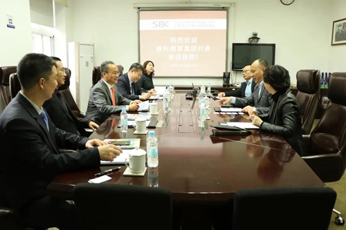 上海理工大学中英国际学院与枫叶教育集团签署合作协议(图1) 上海理工大学中英国际学院与枫叶教育集团签署合作协议(图1)