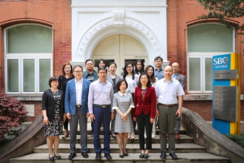 中国传媒大学海南国际学院、国际传媒教育学院代表团访问中英国际学院(图2) 中国传媒大学海南国际学院、国际传媒教育学院代表团访问中英国际学院(图2)