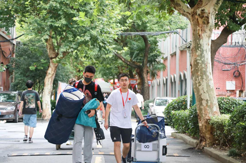 中“英”于“理”,青春由你 | 2021级中英国际学院自主招生新生入学报到(图7) 中“英”于“理”,青春由你 | 2021级中英国际学院自主招生新生入学报到(图7)