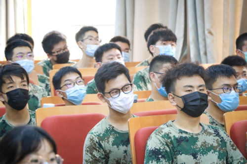 选择上理工,迈向大世界 | 中英国际学院“开学第一课”(图7) 选择上理工,迈向大世界 | 中英国际学院“开学第一课”(图7)