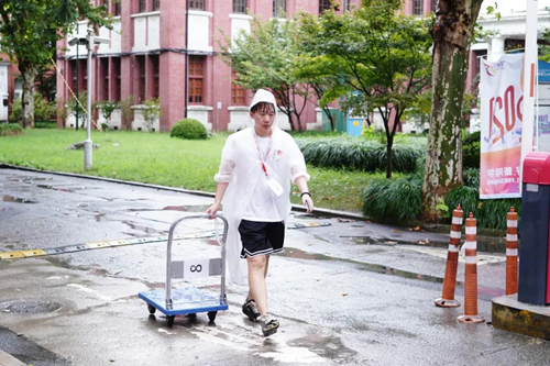 选择上理工,迈向大世界 | 2021级中英国际学院自主招生新生入学报到圆满结束(图4) 选择上理工,迈向大世界 | 2021级中英国际学院自主招生新生入学报到圆满结束(图4)