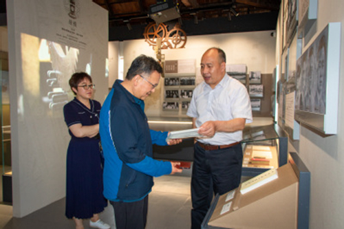 青岛农业大学巴瑟斯未来农业科技学院一行来上海理工大学中英国际学院访问(图2) 青岛农业大学巴瑟斯未来农业科技学院一行来上海理工大学中英国际学院访问(图2)